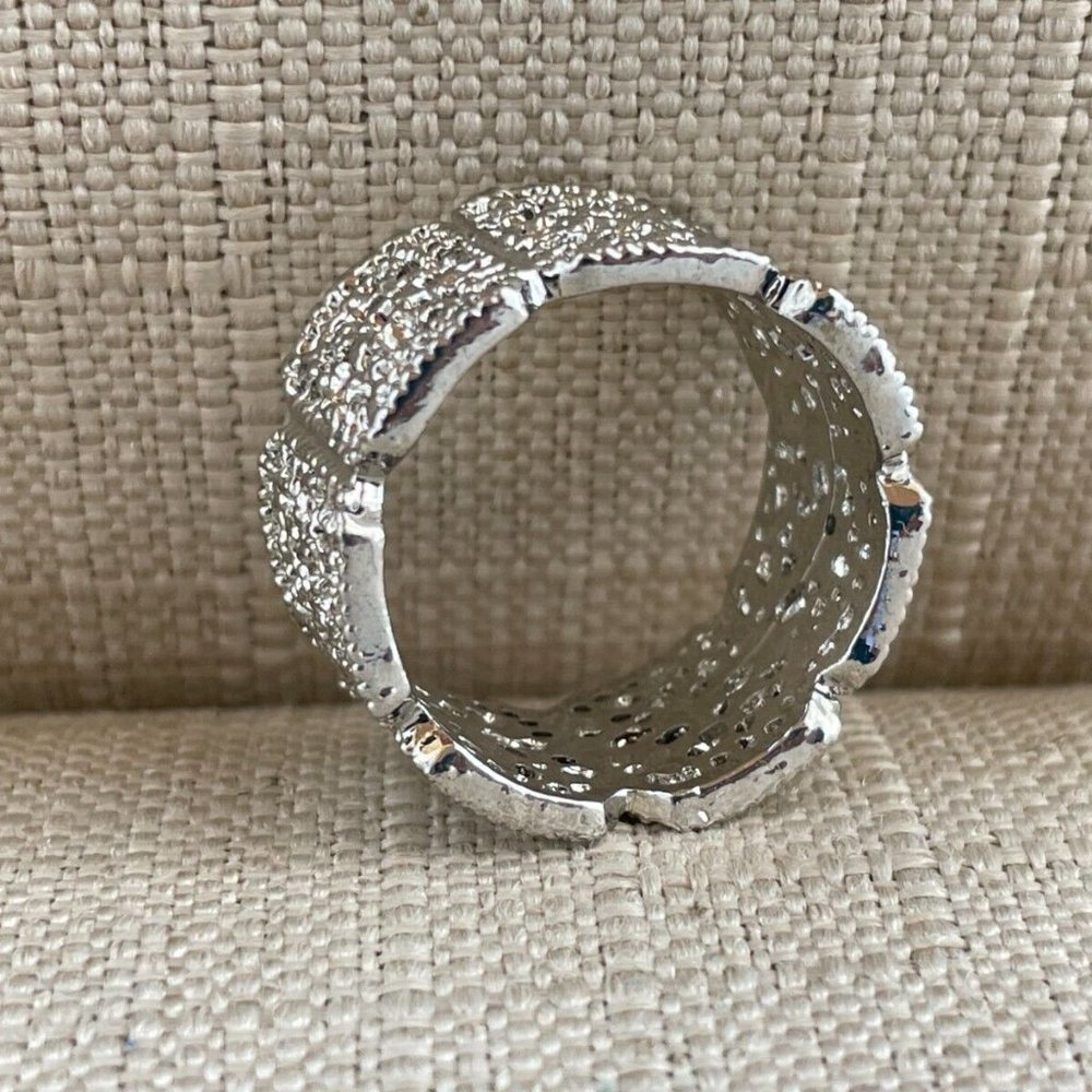 Women Ring Silver Tone Rings Fashion Jewelry Crystal Accent Size 11 - Picture 4 of 8